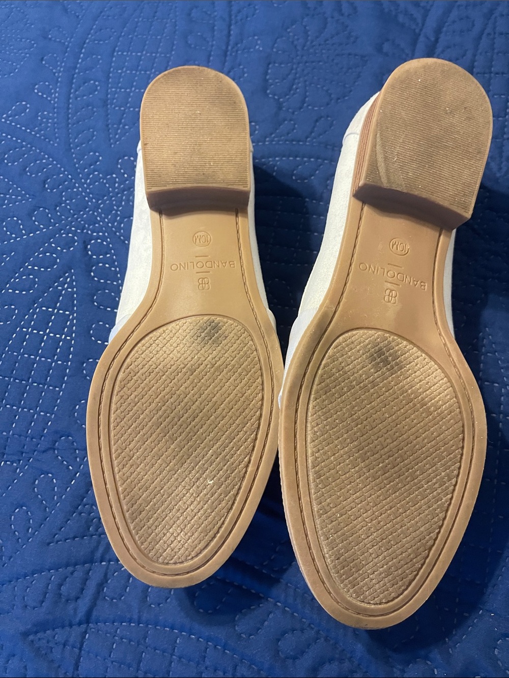 Bandolino Cream Bow Loafers for Women - Picture 3 of 7